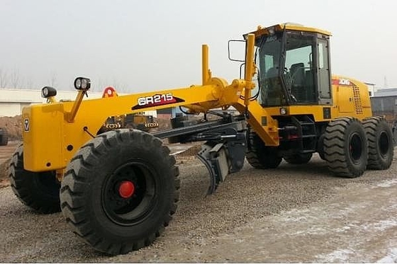 중국 최대 450mm를 가진 XCMG 215HP 모터 그레이더 기계 GR215. 지상과 정면 잎의 위 드십시오 협력 업체