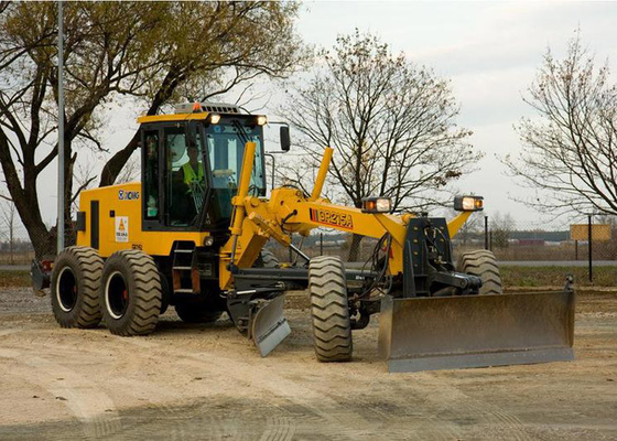 최대 450mm를 가진 XCMG 215HP 모터 그레이더 기계 GR215. 지상과 정면 잎의 위 드십시오 협력 업체